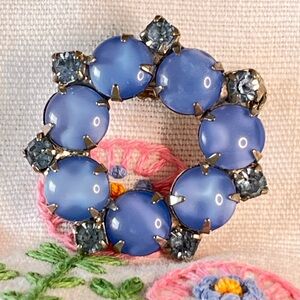 Vintage Style Blue Moonglow Cabochon Rhinestone Wreath Brooch Silver Tone